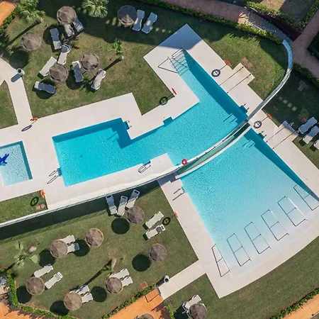 Apartment Luxury With Garden In Higueron Fuengirola