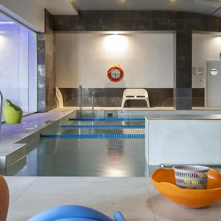 Luxury With Garden In Higueron 아파트 *