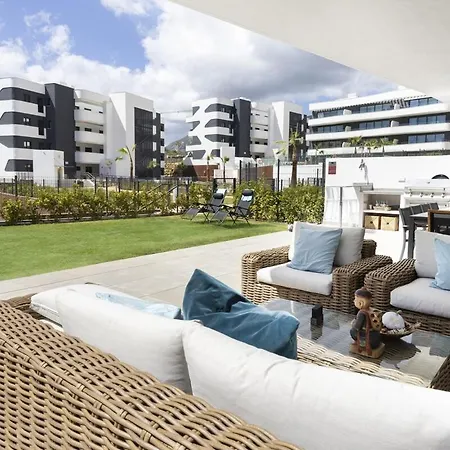 아파트 Luxury With Garden In Higueron *